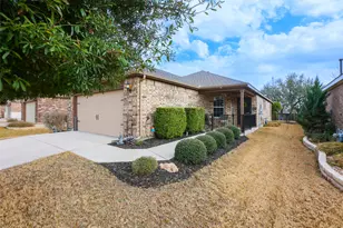437 Holiday Creek Ln Ln, Georgetown, TX 78633 - Photo 2