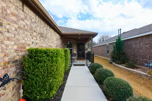 437 Holiday Creek Ln Ln, Georgetown, TX 78633 - Photo 2