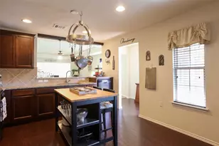 437 Holiday Creek Ln Ln, Georgetown, TX 78633 - Photo 18