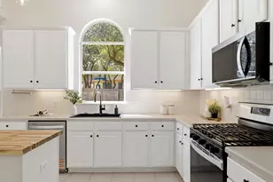 501 River Down Rd, Georgetown, TX 78628 - Photo 10