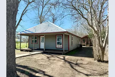 404 Lee Street, Smithville, TX 78957 - Photo 1