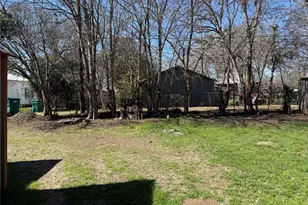 404 Lee St, Smithville, TX 78957 - Photo 20