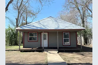 404 Lee Street, Smithville, TX 78957 - Photo 2