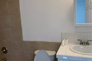 404 Lee St, Smithville, TX 78957 - Photo 12