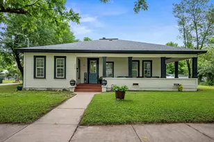 602 E 6th St, Cameron, TX 76520 - Photo 1