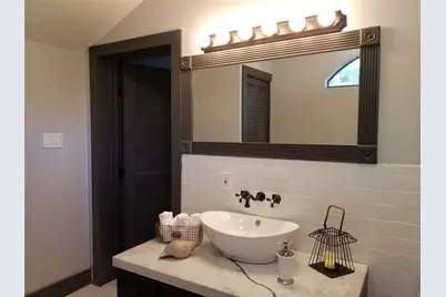 410 E Milam Avenue, Round Rock, TX 78664 - Photo 14