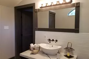 410 E Milam Ave, Round Rock, TX 78664 - Photo 14