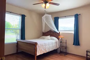1309 10th St, Blanco, TX 78606 - Photo 10