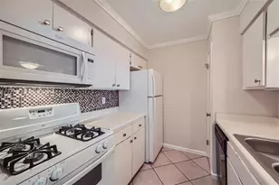 7920 Rockwood Ln, Austin, TX 78757 - Photo 6