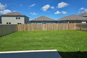 121 Blazilmar Ln, Taylor, TX 76574 - Photo 22