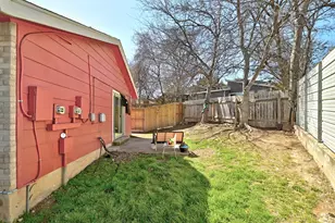 1904 Valley Hill Cir, Austin, TX 78741 - Photo 34
