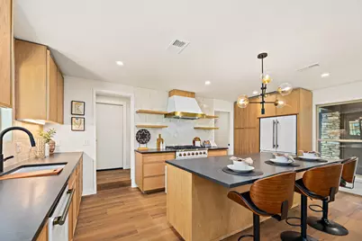 7906 Havenwood Drive, Austin, TX 78759 - Photo 10