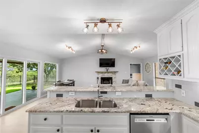 210 Teeoff #B, Horseshoe Bay, TX 78657 - Photo 12