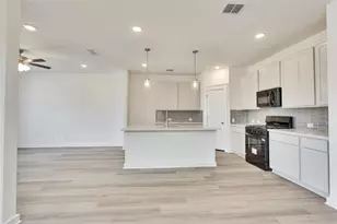 13504 Muny Pkwy, Elgin, TX 78621 - Photo 2