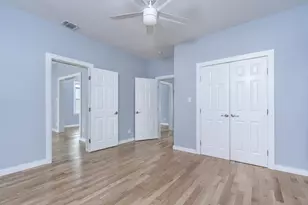1014 W 6th St, Taylor, TX 76574 - Photo 8