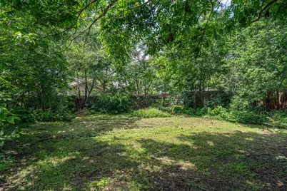 1014 W 6th Street, Taylor, TX 76574 - Photo 26