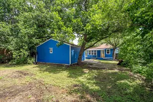 1014 W 6th St, Taylor, TX 76574 - Photo 24