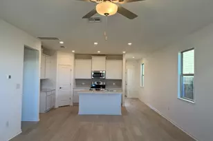 365 Papaya Dr, Buda, TX 78610 - Photo 10