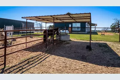 935 Highway 21 E, Paige, TX 78602 - Photo 4