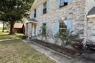 1201 Burkett Cir, Cameron, TX 76520 - Photo 2