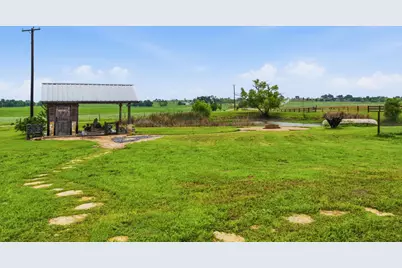 1000 County Road 458, Coupland, TX 78615 - Photo 16