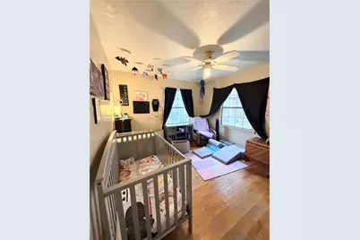531 E Houston Street, Giddings, TX 78942 - Photo 6