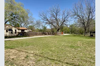 600 Sabine Street, Lockhart, TX 78644 - Photo 12