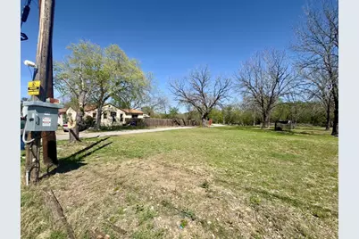 600 Sabine Street, Lockhart, TX 78644 - Photo 8