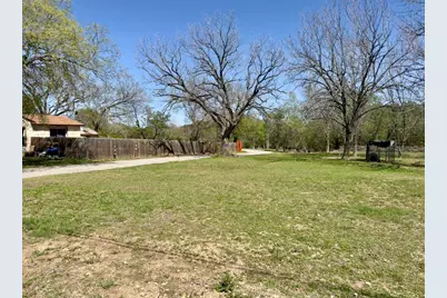 600 Sabine Street, Lockhart, TX 78644 - Photo 6