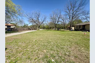 600 Sabine Street, Lockhart, TX 78644 - Photo 16