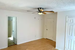 1123 Christie Dr, Austin, TX 78721 - Photo 8