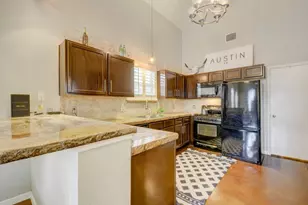 2300 E 9th St, Austin, TX 78702 - Photo 6