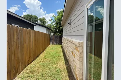 817 5th Street, Lockhart, TX 78644 - Photo 20