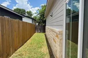 817 5th St, Lockhart, TX 78644 - Photo 20