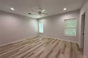 817 5th St, Lockhart, TX 78644 - Photo 14