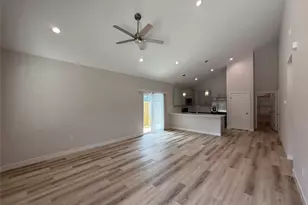 817 5th St, Lockhart, TX 78644 - Photo 4