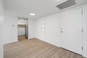 1800 Lavaca St, Austin, TX 78701 - Photo 6