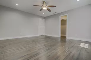 2200 E 14th St, Austin, TX 78702 - Photo 10