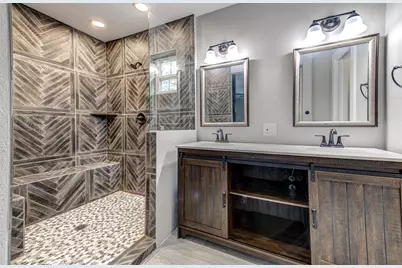 2200 E 14th Street, Austin, TX 78702 - Photo 14