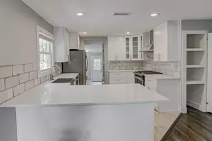 2200 E 14th St, Austin, TX 78702 - Photo 8