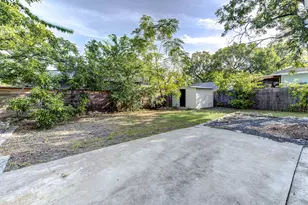 2200 E 14th St, Austin, TX 78702 - Photo 28