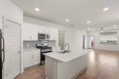 328 Fairfax Avenue, San Marcos, TX 78666 - Photo 4