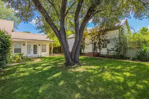 1007 Hill St, Bastrop, TX 78602 - Photo 2