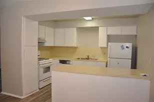 10810 Topperwein Dr, Austin, TX 78758 - Photo 2