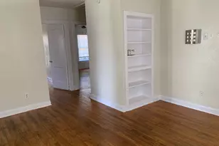 819 E 31st St, Austin, TX 78705 - Photo 4