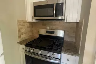 819 E 31st St, Austin, TX 78705 - Photo 8