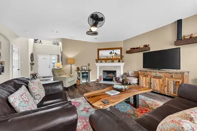 1403 Melissa Oaks Lane, Austin, TX 78744 - Photo 4