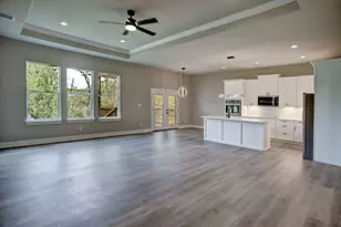 185 Nuuanu Ln, Bastrop, TX 78602 - Photo 6