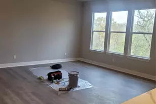 185 Nuuanu Ln, Bastrop, TX 78602 - Photo 6