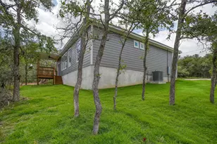 185 Nuuanu Ln, Bastrop, TX 78602 - Photo 32